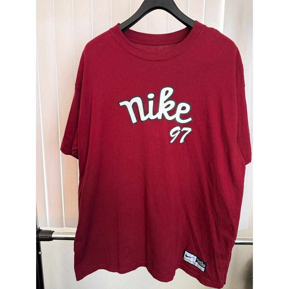 Men’s Nike Max90 Basketball Loose Fit T-shirt
Dark Red/White Size X-large
